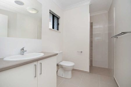 17 Carabeen Court, Mount Low QLD 4818 - House For Rent | Domain - Photo 4