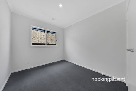 11 Columbus Road, - Photo 2