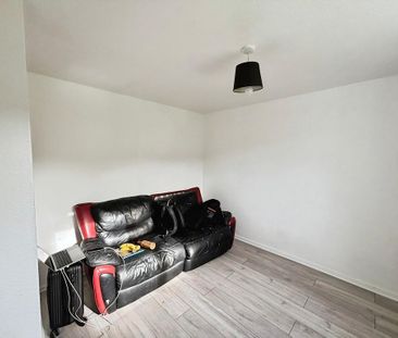 4 bedroom terraced house to rent - Photo 3