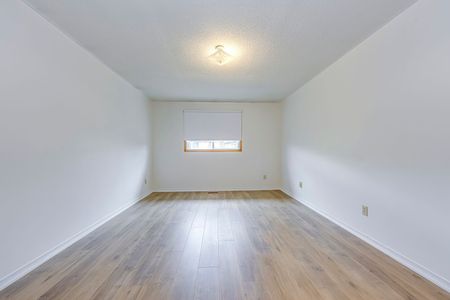 For Lease - 220 Kingsbridge Garden Circle, Mississauga, Ontario - Photo 5