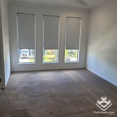 4 bedroom 2 level townhouse - Photo 1