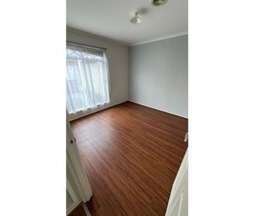 Spacious 3-Bedroom Home for Rent in Cranbourne West - Photo 4