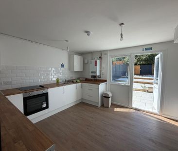 1 bedroom in a house share to rent - Photo 6