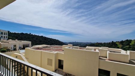 Middle Floor Apartment · Altos de los Monteros - Photo 5