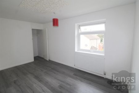 2 Bedroom House To Let - Photo 4
