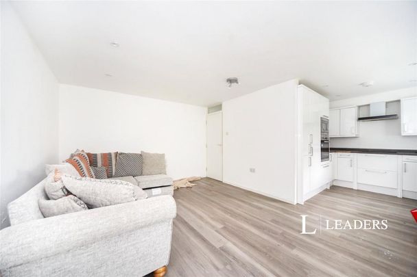 2 bedroom flat to rent - Photo 1