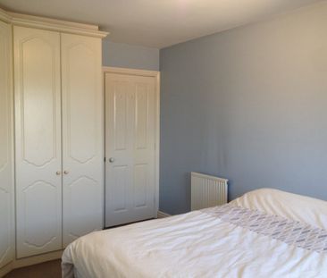 1 Bed Flat, Dover Close, NW2 - Photo 4