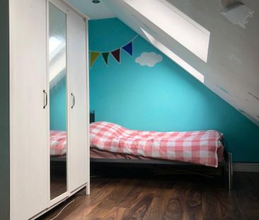 1 bedroom in a house share to rent - Photo 3