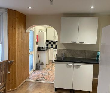 House share to rent - Photo 4