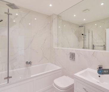 3 bedroom flat to rent - Photo 6