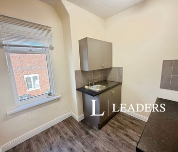 flat to rent Stoke On Trent, Staffs, ST4 - Photo 3