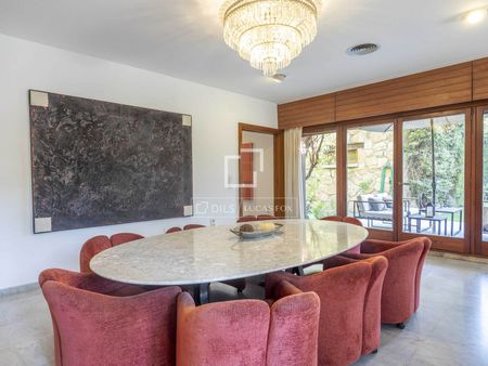 Fantastic 5-bedroom house for rent in Santa Bárbara, Valencia - Photo 4
