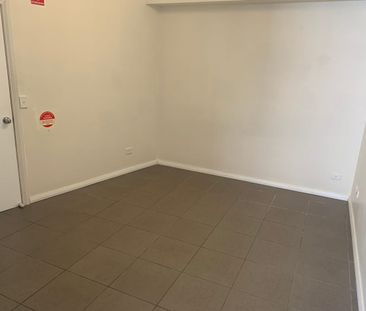 Ground floor affordable 2 bedroom - Photo 4