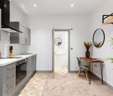 1 bedroom in a house share to rent - Photo 1