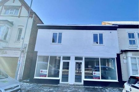 High Street, Rushden, NN10 - Photo 2