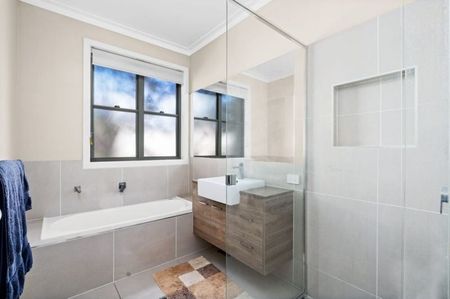 2/14 Yarrow Cl Middle Ridge - Photo 5