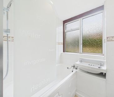3 bedroom apartment to rent - Photo 6
