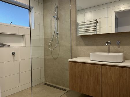 Fully Renovated Coastal Gem! - Photo 4