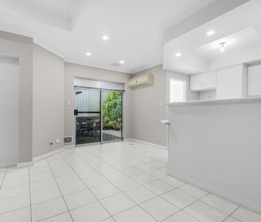 Modern 3-Bedroom Villa! - Photo 2