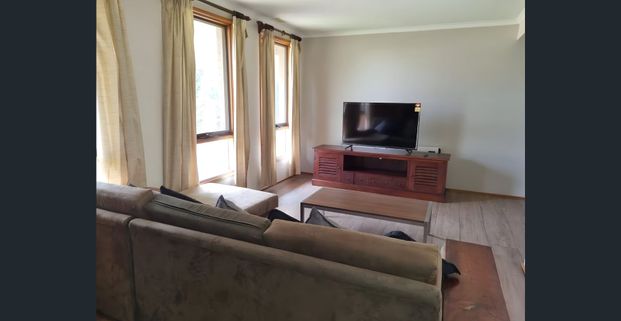 Apollo Bay Holiday House - Photo 1