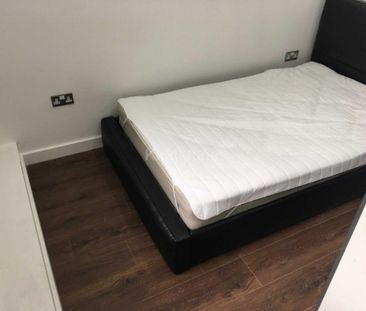 6 bedroom terraced house to rent - Photo 4
