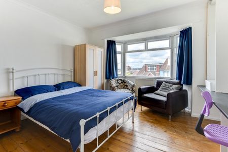 6 Bed Terraced House, Baden Road, BN2 - Photo 4