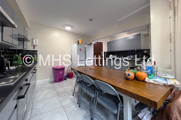 7 Bedroom Mid Terraced House for rent in Hyde Park Terrace - Photo 1