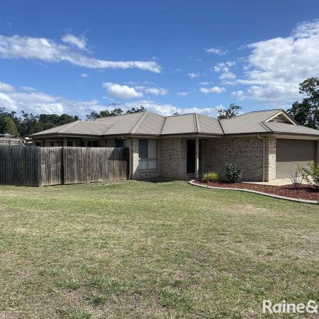 5 Somerwil Crescent, Bellbird Park, QLD 4300 - Photo 4