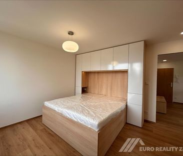 Pronájem bytu 3+kk 64 m², Ševcovská, Zlín - Photo 1