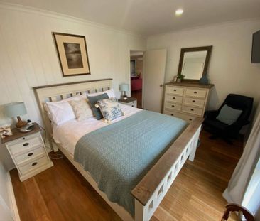 Light & Bright, Low-Maintenance Living in the Heart of Apollo Bay - Photo 2