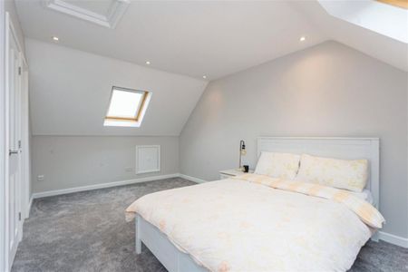 4 bedroom terraced house to rent - Photo 3