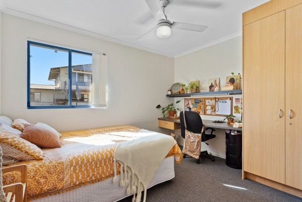 Private Room with Ensuite in Fully Furnished Share Apartment - Photo 1