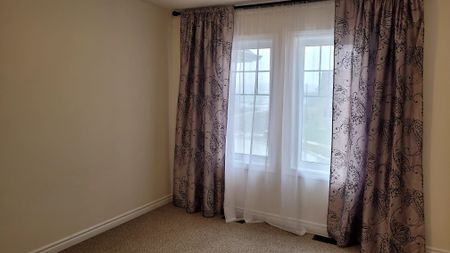 For Lease - 2135 Speare Court, Innisfil, Ontario - Photo 2