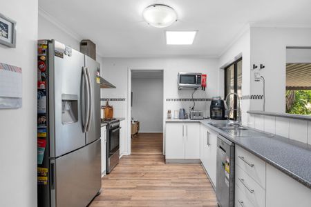 Four bedroom home - Photo 5