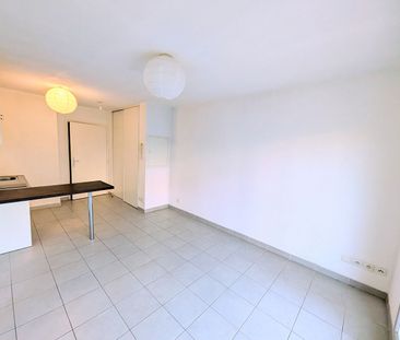 AIX EN PROVENCE APPARTEMENT T2 TERRASSE ET PARKING, - Photo 4