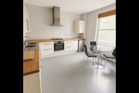 Room in a Shared House, Wandsworth Area, SW8 - Photo 4