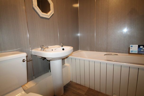 Commercial Street, Dundee - Photo 1