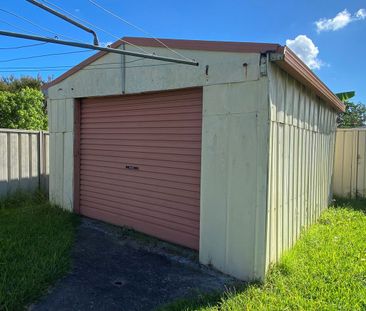 Neat Family Home - Photo 2