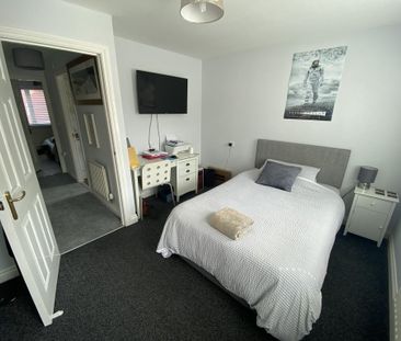 3 bedroom semi-detached house to rent - Photo 4