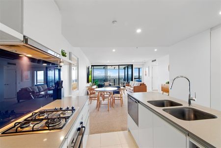 3-6 Month Only, Fully Furnished, sleeps 4 people, Bills included - Photo 4