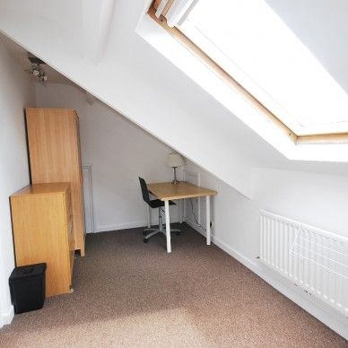 5 Bed - Hotspur Street, Heaton - Photo 1