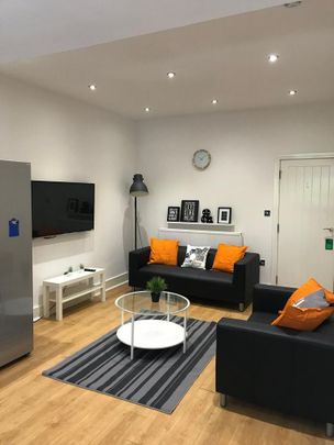 1 bedroom in a house share to rent - Photo 1