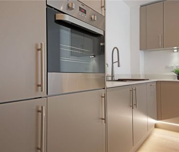 Well presented 1 bedroom 5th floor apartment situated within this p... - Photo 6