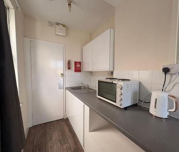 Studio to rent - Photo 6