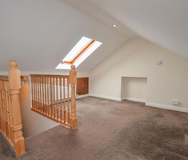 3 bedroom end of terrace house to rent - Photo 1