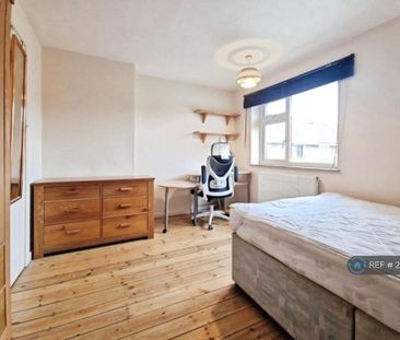 4 bedroom terraced house to rent - Photo 6