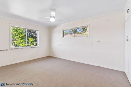 MASSIVE HOME ON RANGE ESCARPMENT - Photo 3