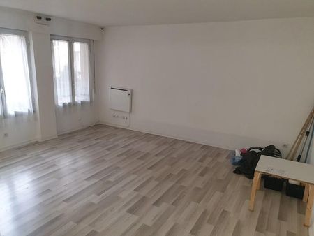 Appartement à Louer à LILLE 710 € - Photo 2