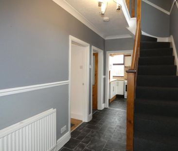 3 bedroom semi-detached house to rent - Photo 5