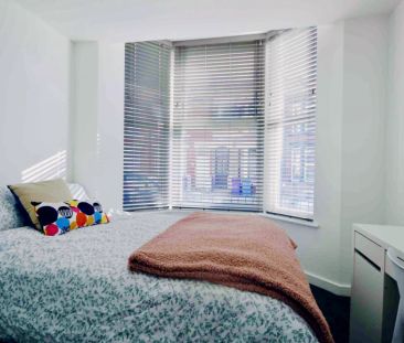 6 Beds 6 Baths - Photo 2